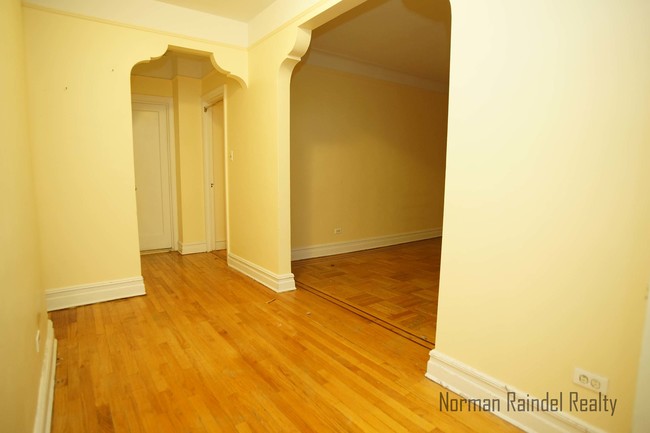 Foto del edificio - 8223 Bay Pkwy