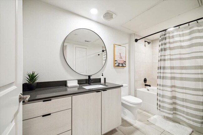 Foto del edificio - 1112 Columbus St