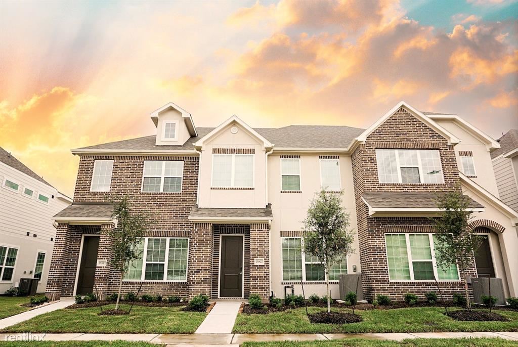 Primary Photo - 4 br, 3.5 bath Townhome - 15833 Blair Cast...