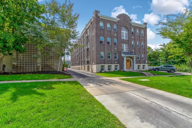 The New Broadmoor Apartments Salt Lake City Ut Apartments Com