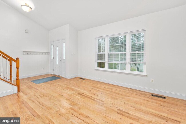 Foto del edificio - 53 Bloomington Ln