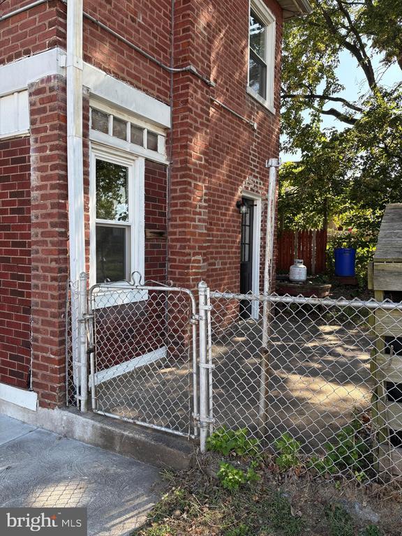 Foto principal - 167 W 7th Ave