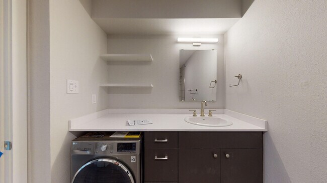 Foto del edificio - 2415 Espanola St NE