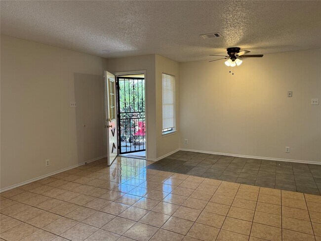 Foto del edificio - 12503 Turtle Rock Rd