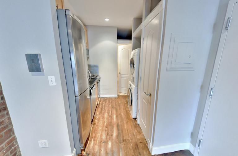 Foto del edificio - 722 Tenth Ave (49th & 50th St), #4C