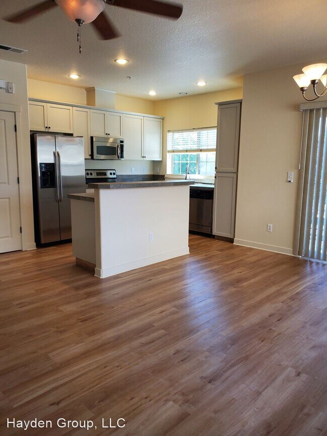 Foto del edificio - 2 br, 2.5 bath House - 610 NW Adwick Dr