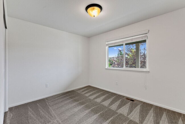 Foto del edificio - Spacious 3bd 2ba Greeley Ranch Style Home