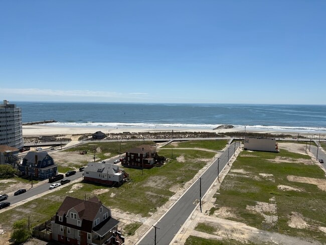 Ocean View - Vermont Plaza Apartments