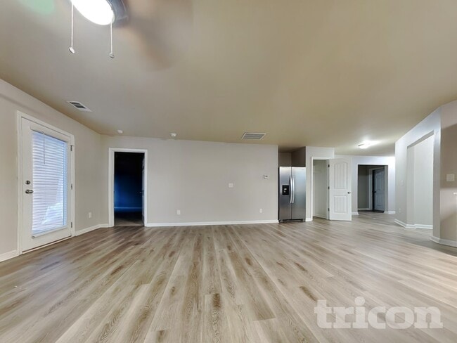 Building Photo - 20 Pine Ridge Rd