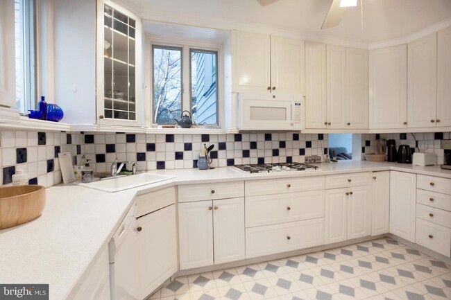 Foto del edificio - 4205 Rosemary St