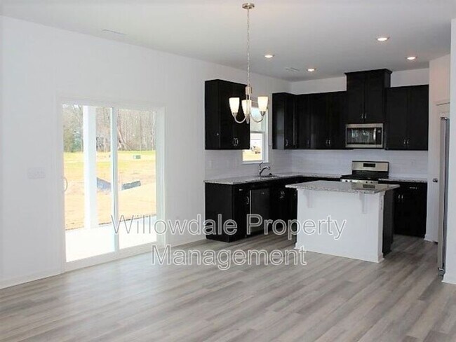 Foto del edificio - 125 Willow Grove Ln