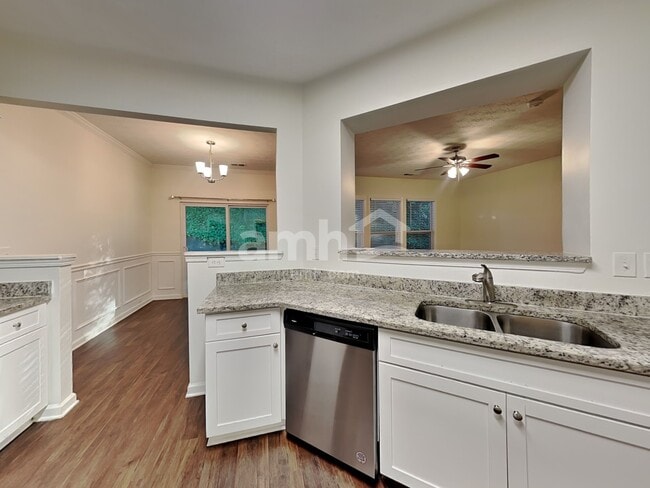 Building Photo - 4294 Windale Dr NW