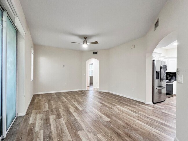 Foto del edificio - 6412 Rosefinch Ct