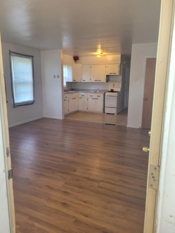 Foto del edificio - 2417 N Rockton Ave