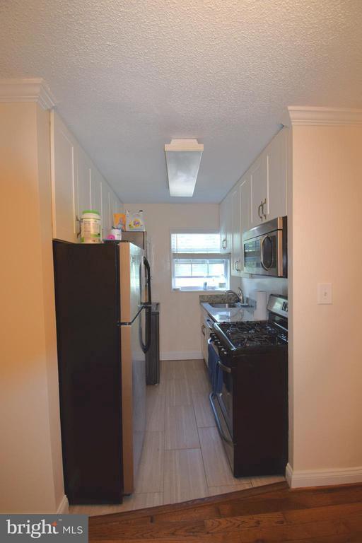Foto del edificio - 2241 Farrington Ave