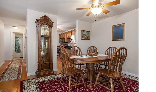 Building Photo - 402 New River Rd