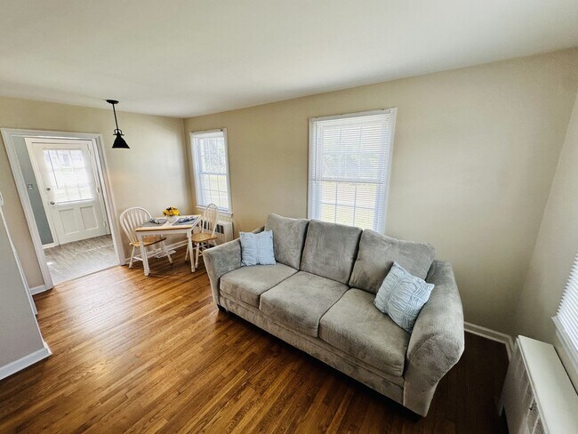Foto del edificio - 1700 Roslyn Dr