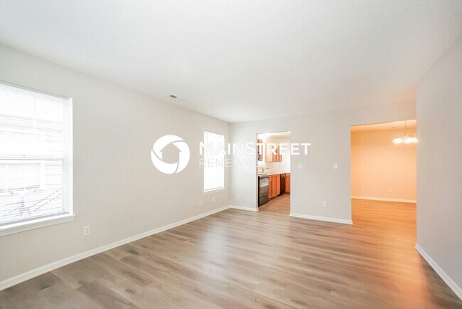 Foto del edificio - 4 Bedroom Pet-Friendly Home in Indianapolis, IN with Main Street Renewal