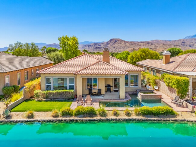 Foto del edificio - 65 Shoreline Dr