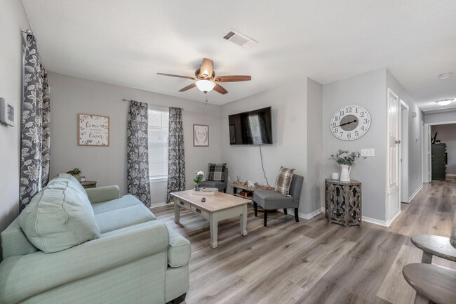 Building Photo - 408 Brigadier St