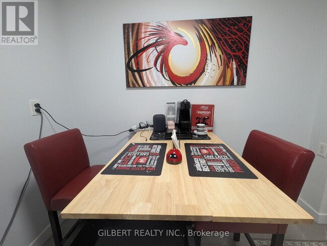 Building Photo - 362 The East Mall