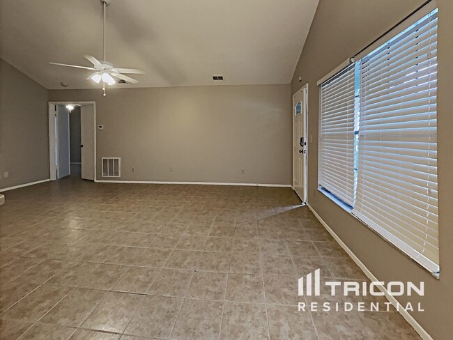 Foto del edificio - 3834 Lake Shore Dr