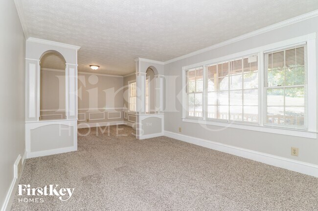 Building Photo - 5279 Santee St SW