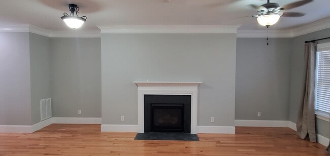 Building Photo - 4034 Abbey Park Way