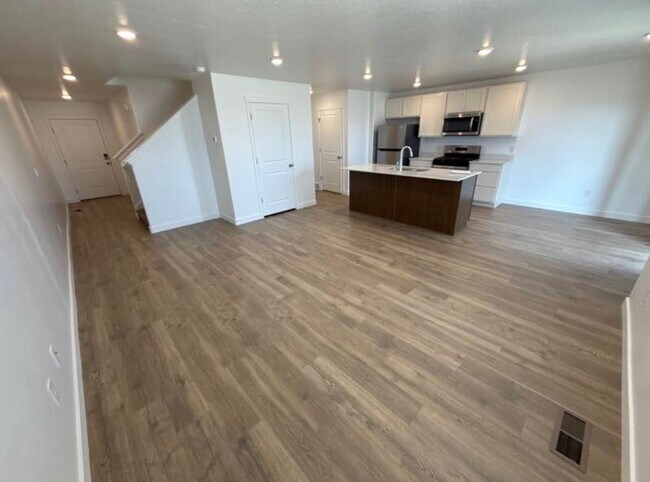 Foto del edificio - 222 Glencoe Dr