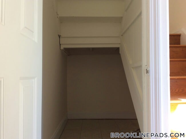 Building Photo - 117 Independence Dr