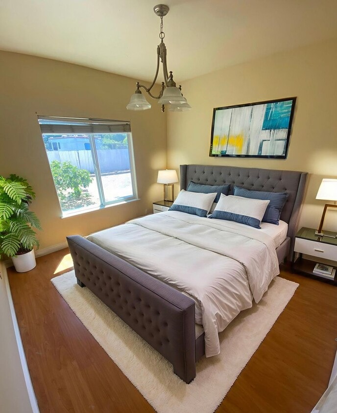Advent - Three Bedroom House W/ Two Car Ga... - Advent - Three Bedroom House W/ Two Car Ga...