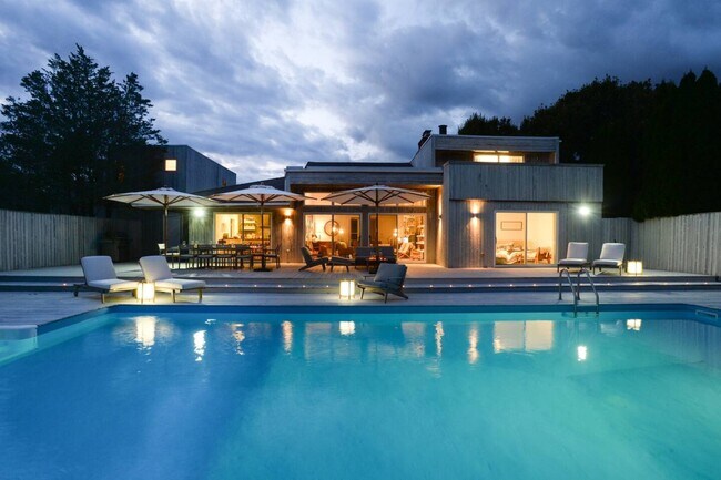 Building Photo - 36 Mill Creek Close