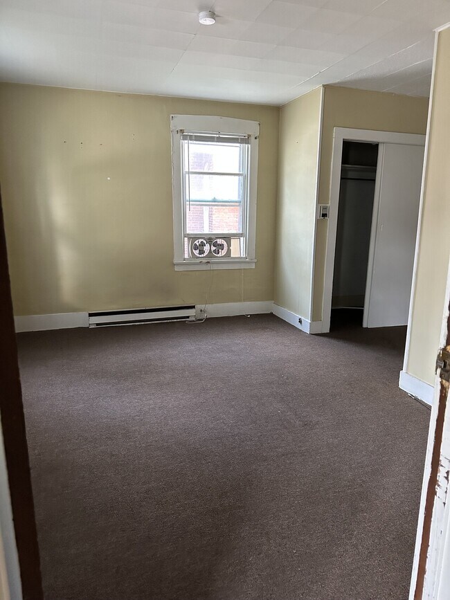Foto del edificio - 11 LLC-5112 North Catherine Street