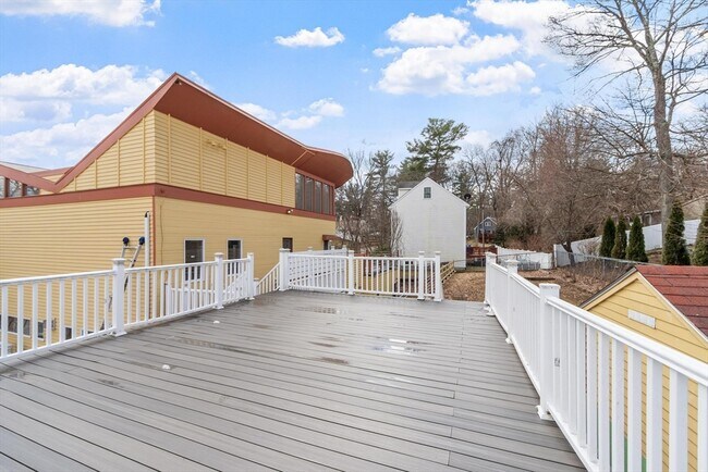 Foto del edificio - 5 Avondale Ave