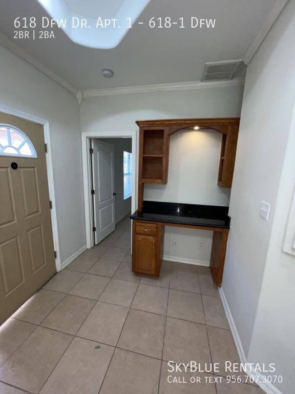 Building Photo - 618 DFW Dr