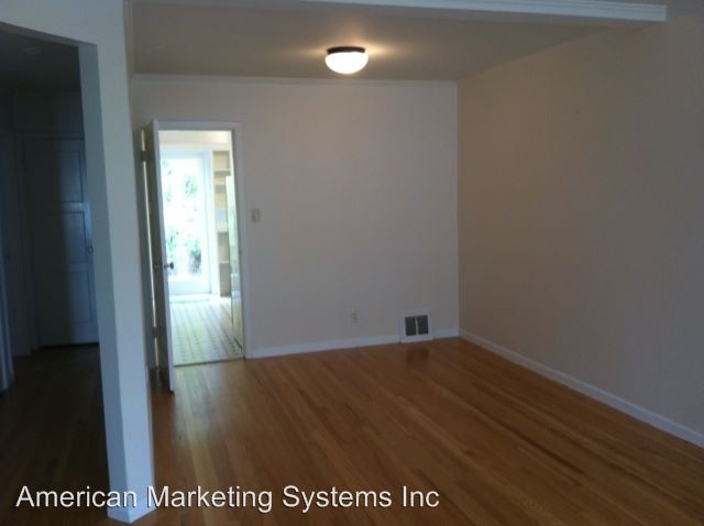 Building Photo - 354 Quintara St