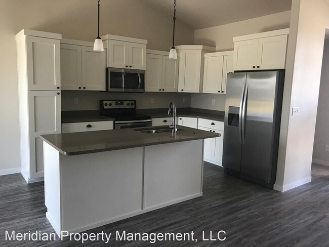 Building Photo - 5 br, 3 bath House - 4758 6th St W