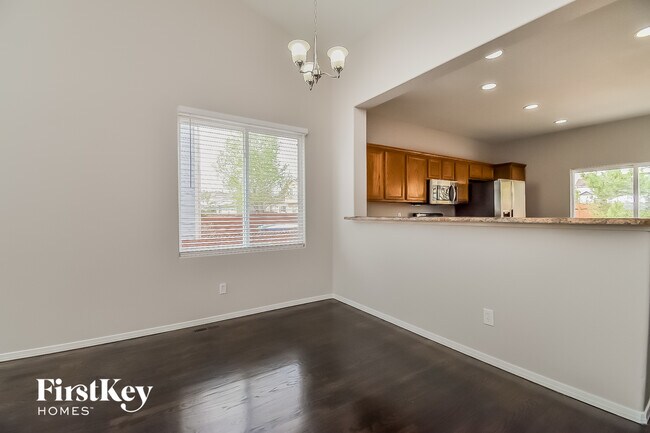 Building Photo - 10116 Kings Canyon Dr