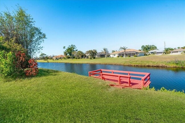 Building Photo - 527 Rotonda Cir
