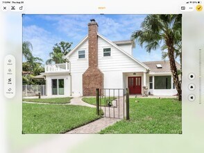 Building Photo - 1000 SW 19th St
