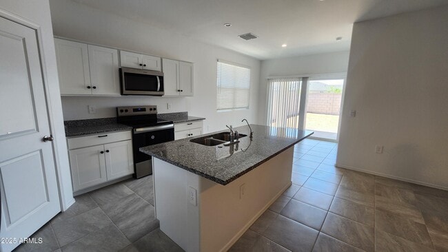 Building Photo - 103 S Collier Ln