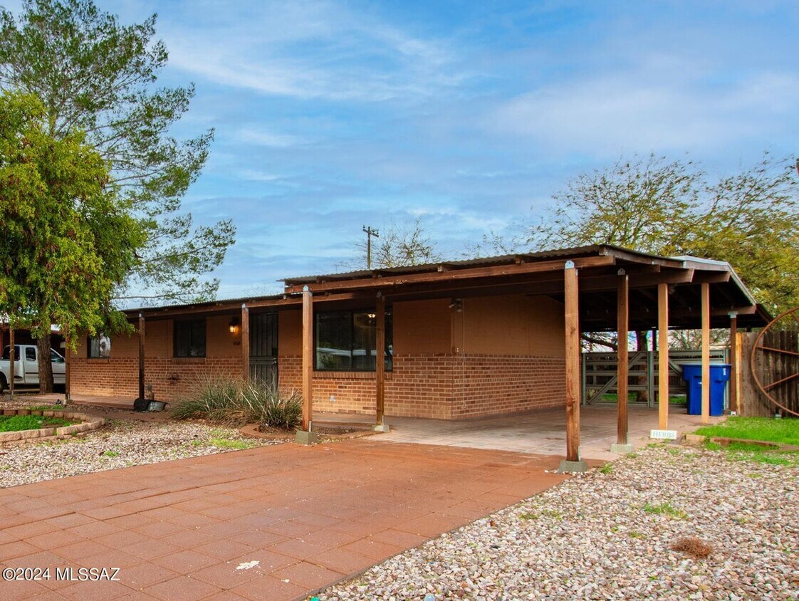 Primary Photo - Charming Remodeled 3 Bedroom Brick Home