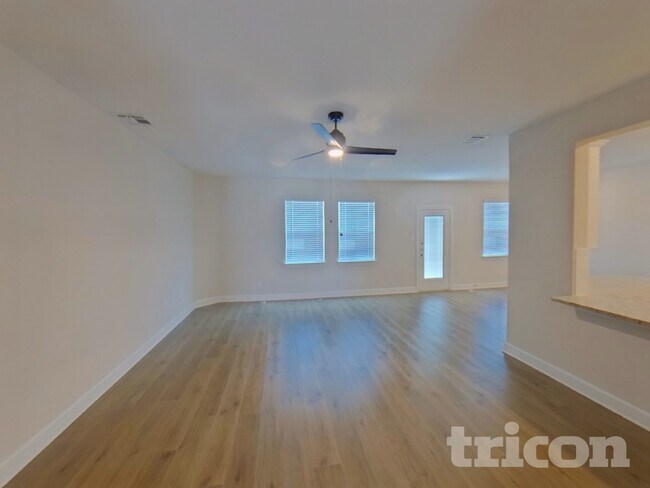 Building Photo - 1209 Bullock Dr