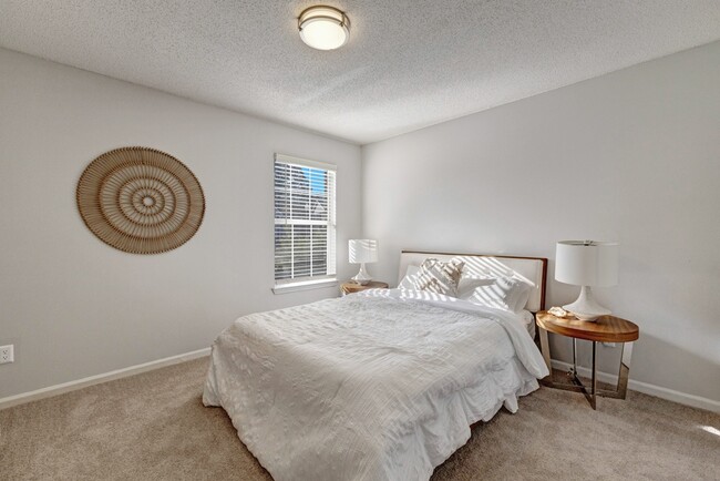 Bedroom - Elements of Madison Apartments