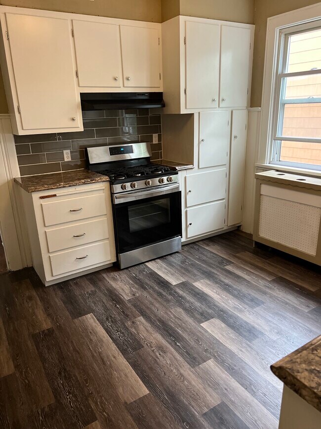 Building Photo - 297 Choate Avenue, Unit Lower