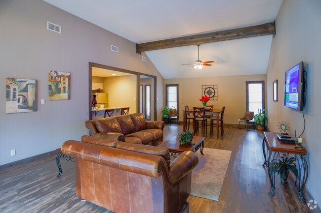 Clubhouse - Madeira Apartments