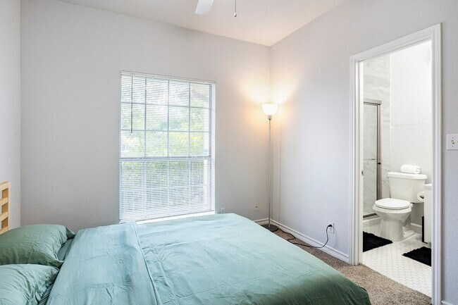 Foto del edificio - 1005 W 23rd St