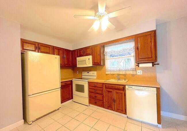 Foto del edificio - 945 Elm Rd