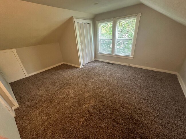 Building Photo - Large renovated house with detached garage