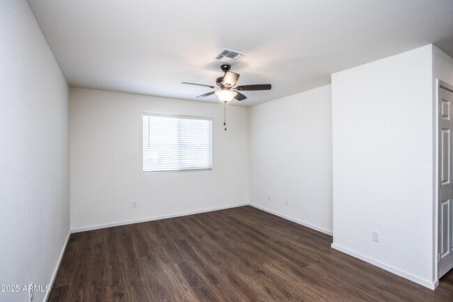 Foto del edificio - 2525 W State Ave